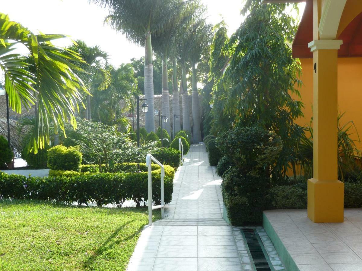 Apart Hotel Acuarious De Luis Esteli Exterior photo